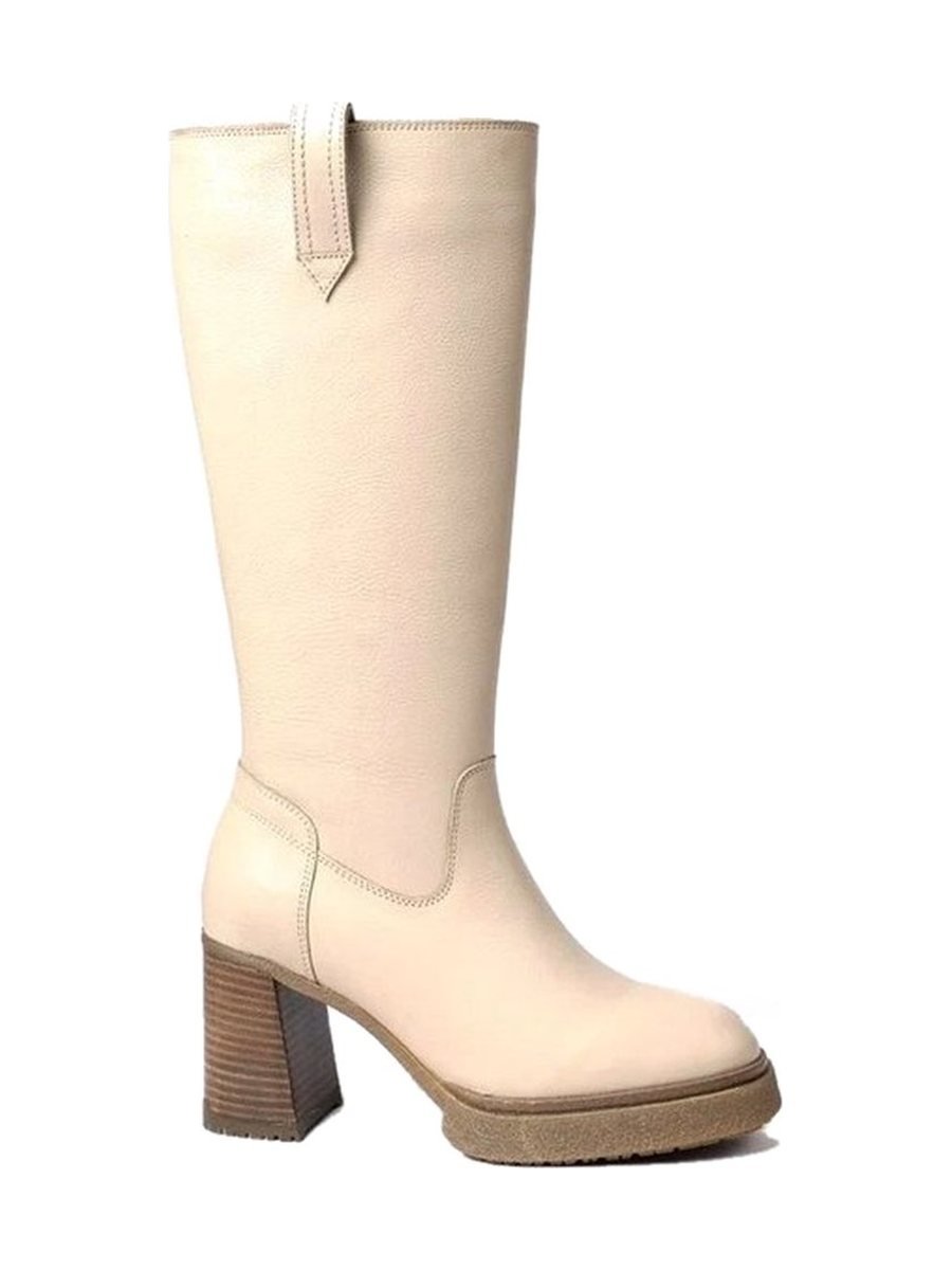 Cream leather, block heel