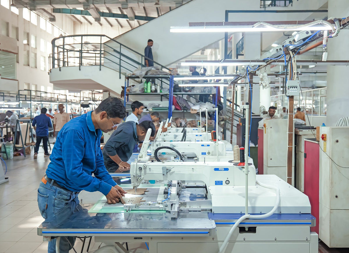 Programmable pattern tackers on an AFPL stitching line