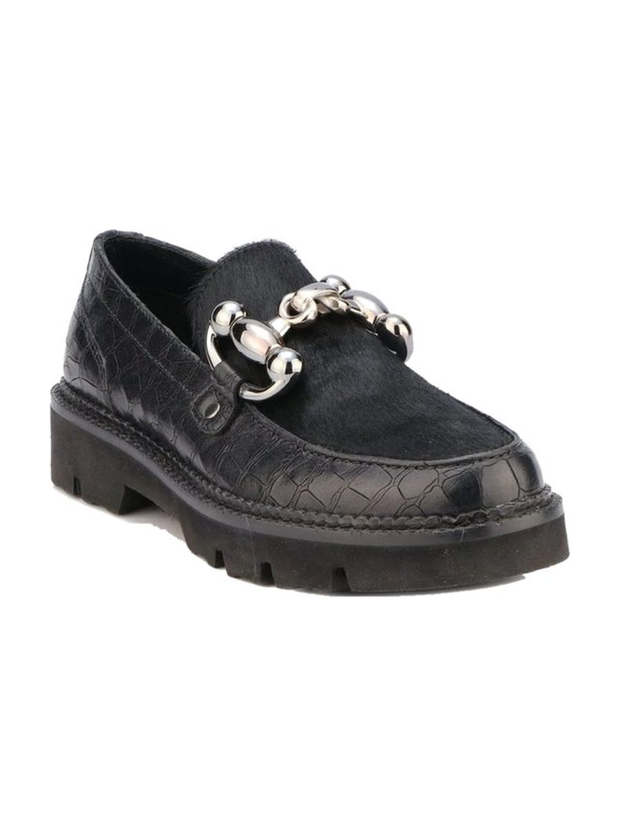 Black leather, chain bit