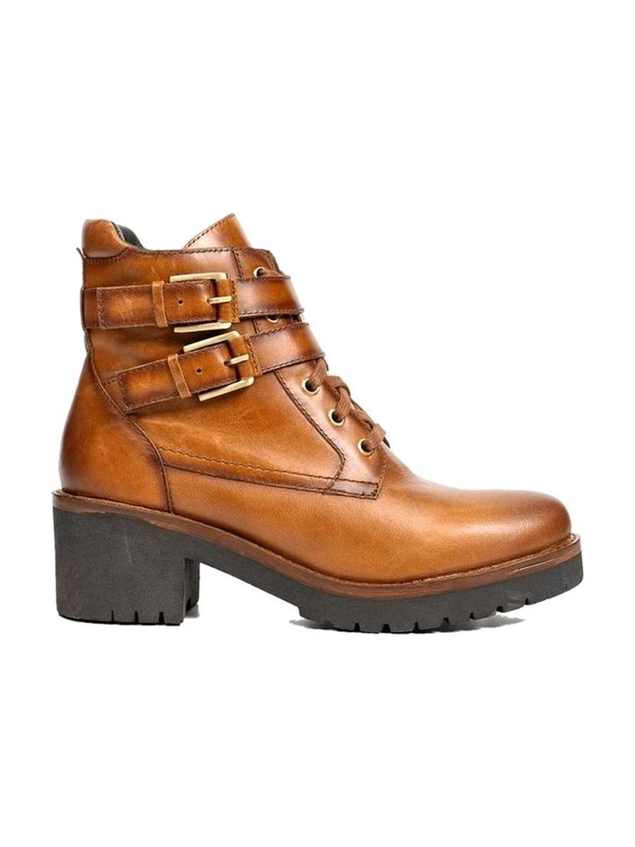 Cognac leather, double buckle
