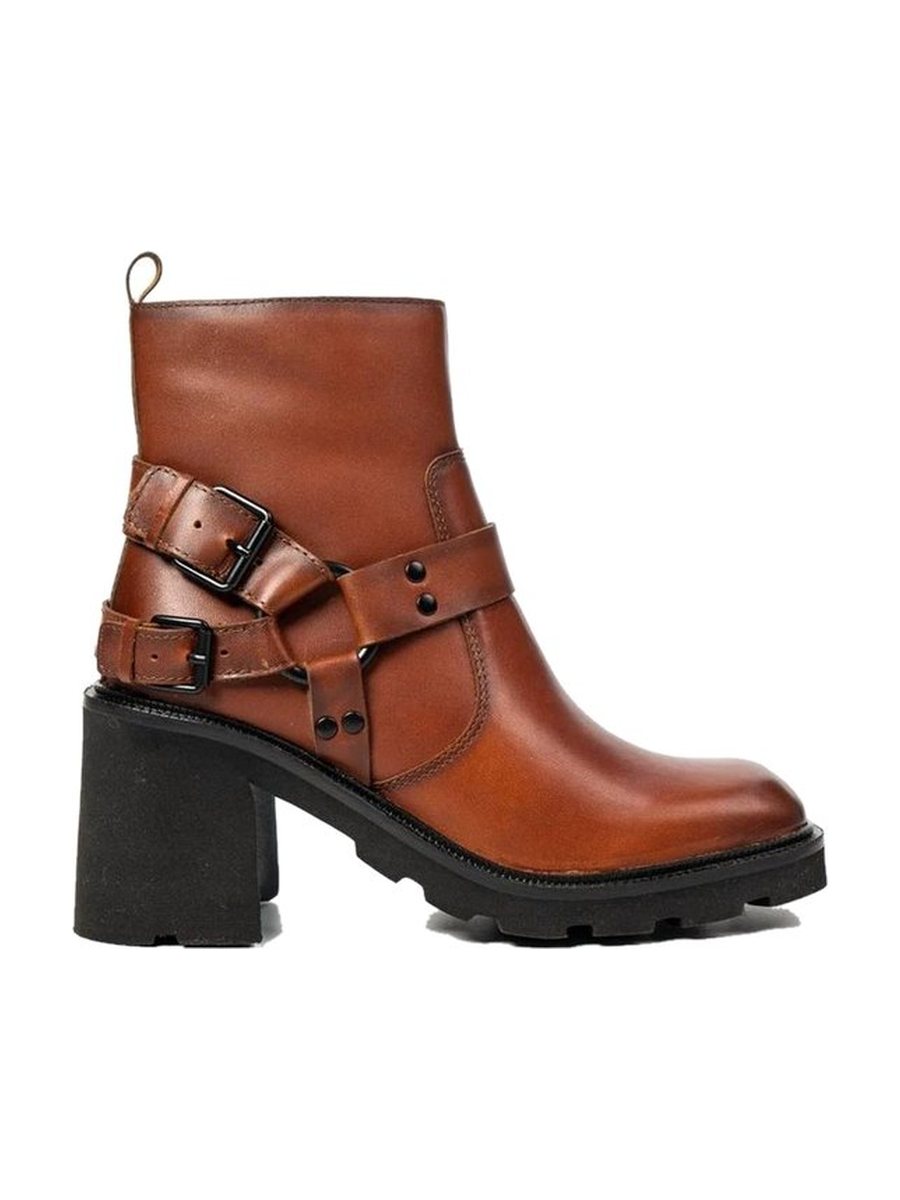 Cognac leather, harness straps