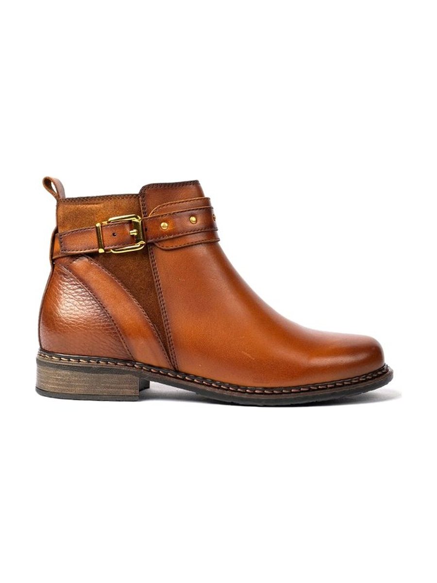 Cognac leather, low heel